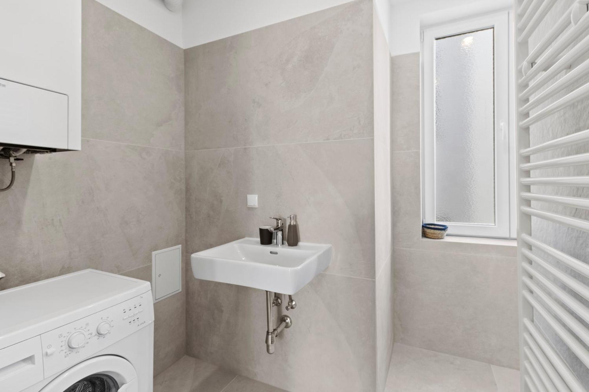 Appartement Feelhome-balkon-zentrum-6 Gaeste-wifi-smart Tv Wenen